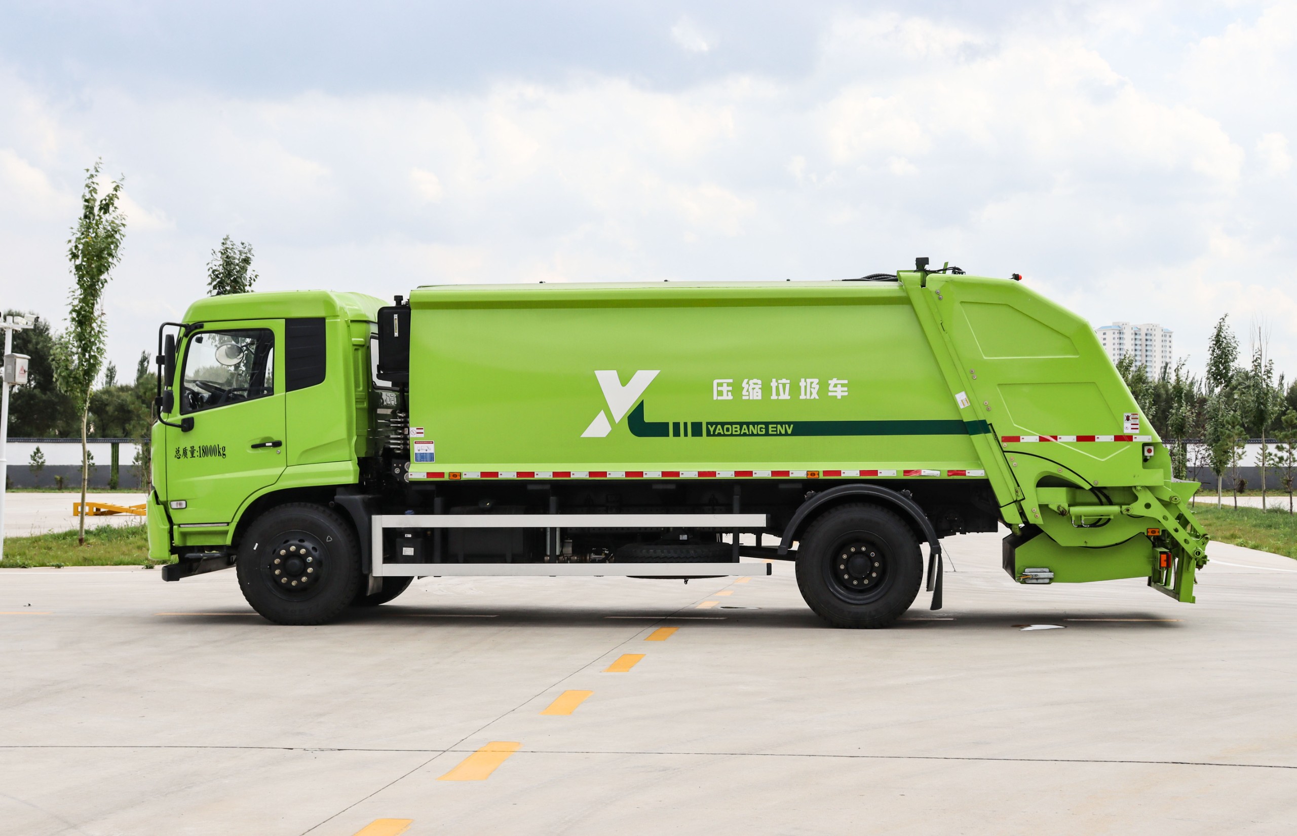 耀邦集团东风天锦18吨压缩垃圾车