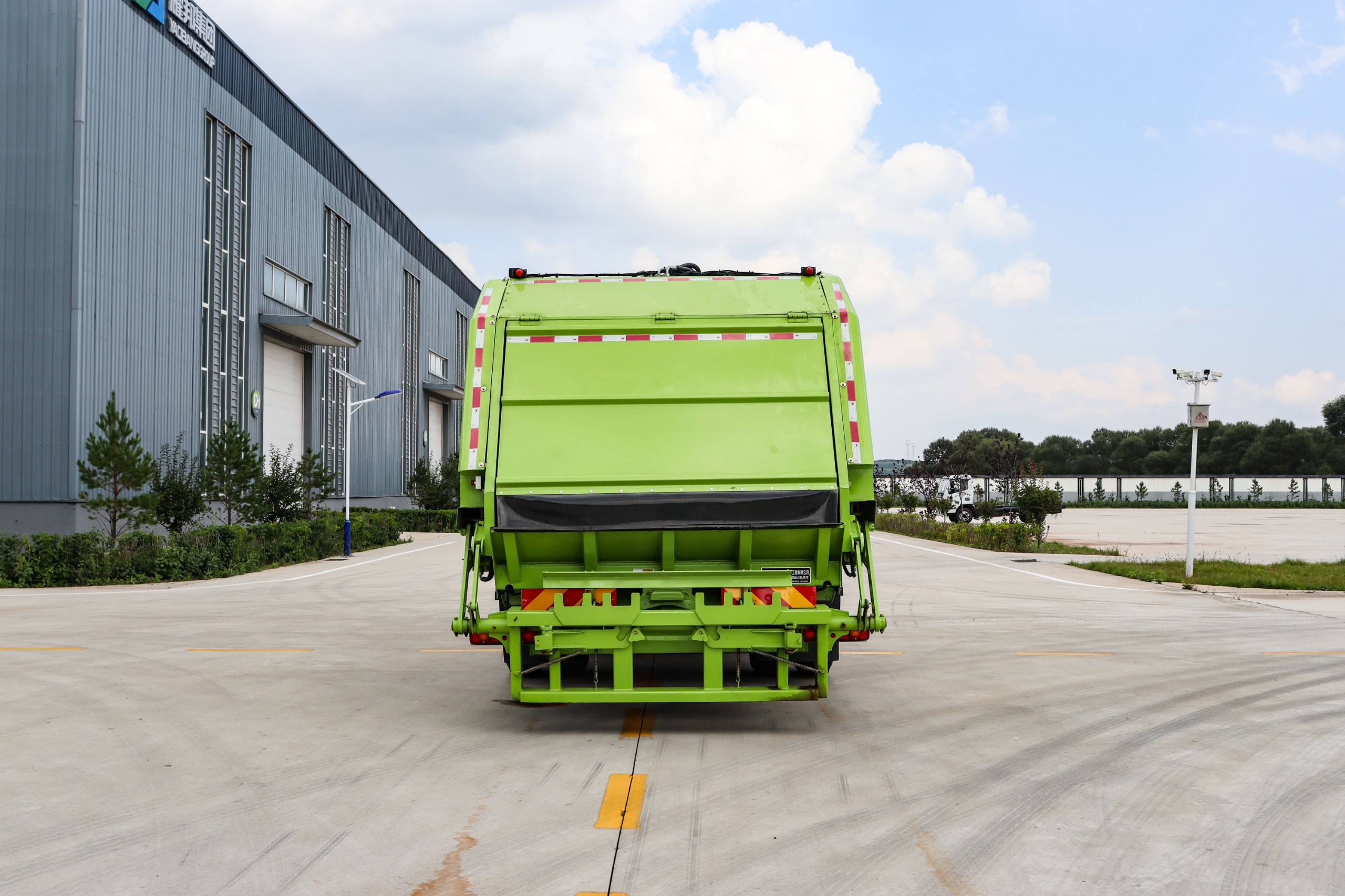 耀邦集团东风天锦18吨压缩垃圾车