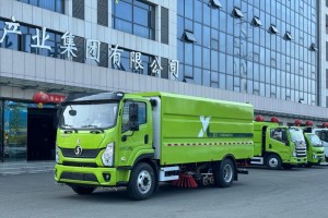 YBH5120TXSSXBEV型纯电动洗扫车